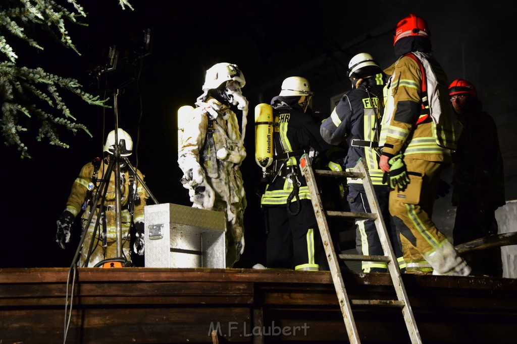 Grossfeuer Einfamilienhaus Siegburg Muehlengrabenstr P0391.JPG - Miklos Laubert